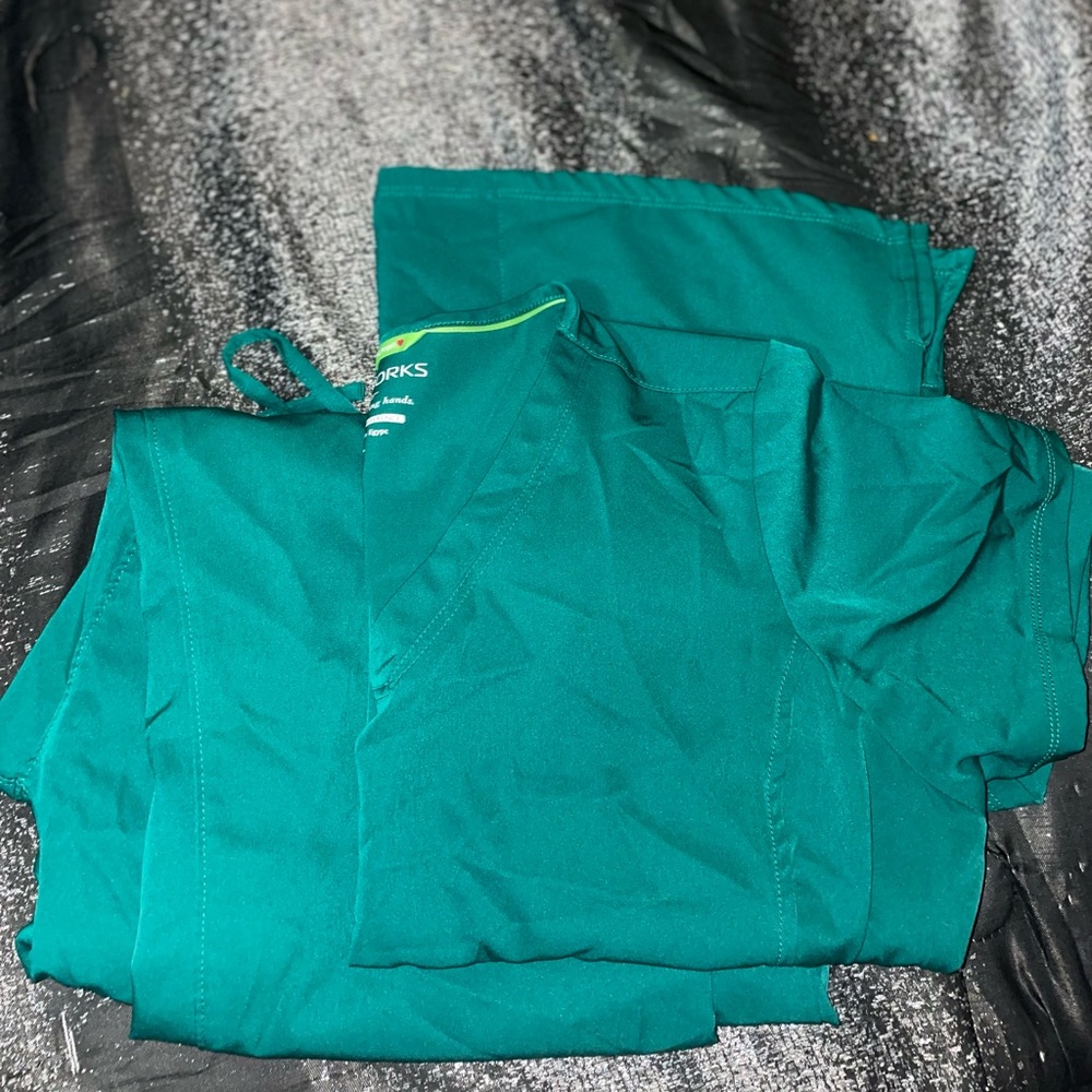 Green scrubs set